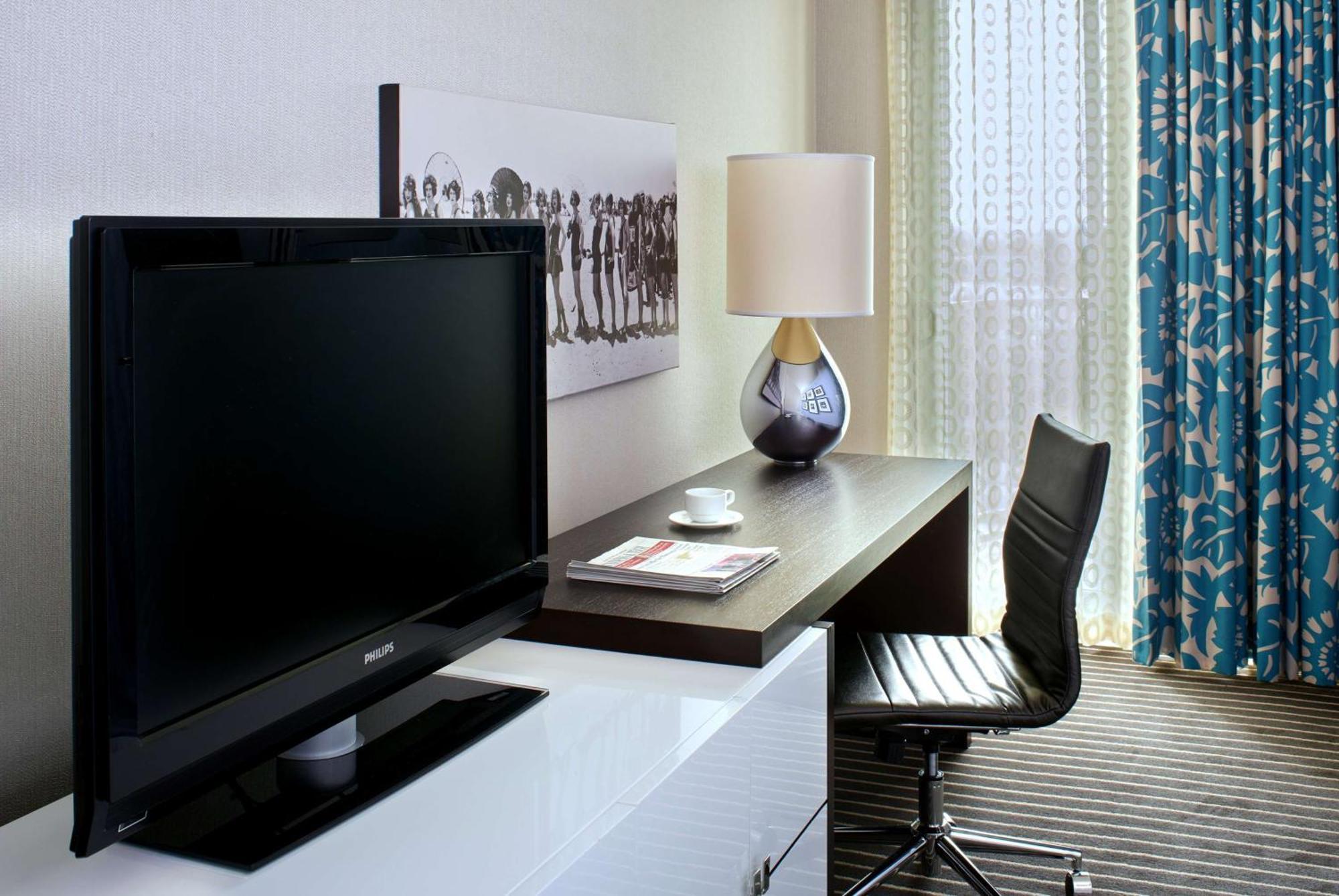 Отель Hyatt Centric Delfina Санта-Моника Экстерьер фото